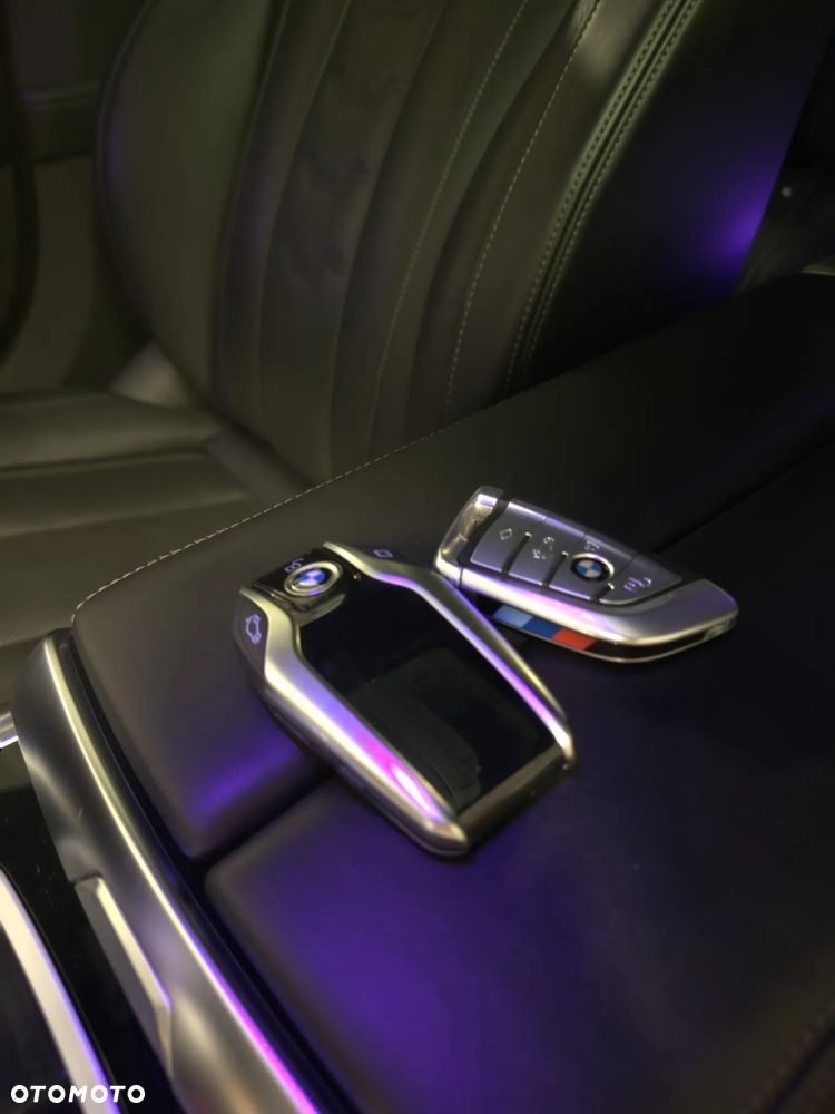 BMW Seria 8 - 26