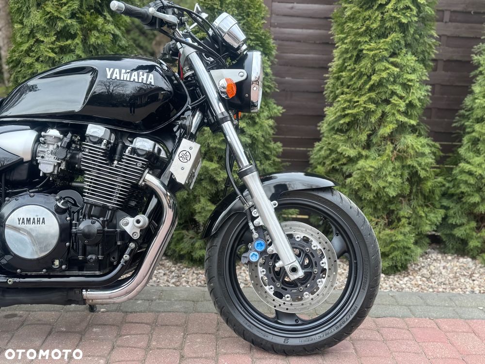 Yamaha XJR - 20