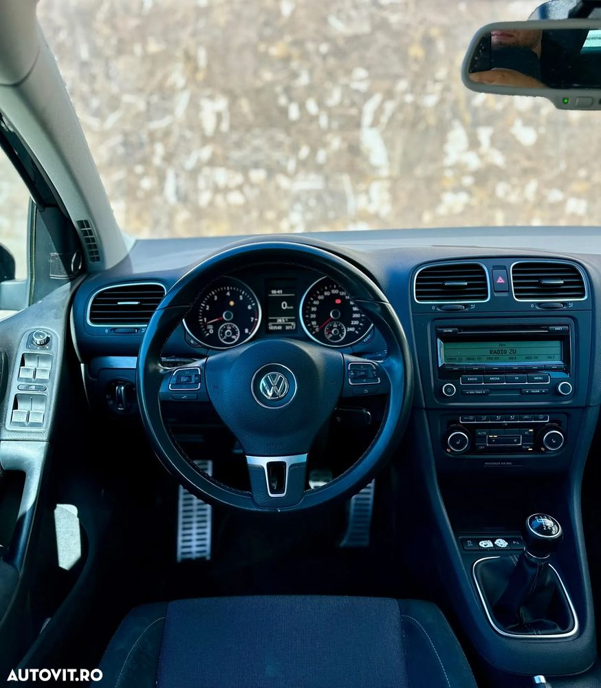 Volkswagen Golf - 6