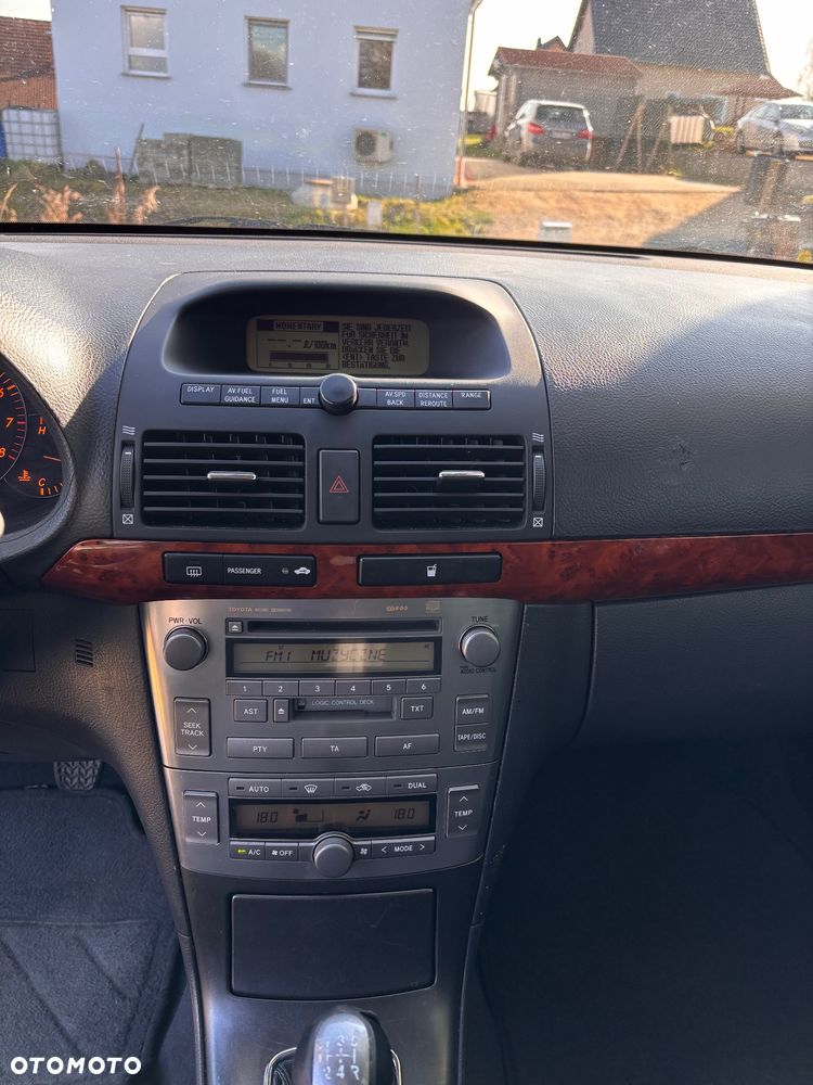 Toyota Avensis 2.0 VVT-i Executive - 8