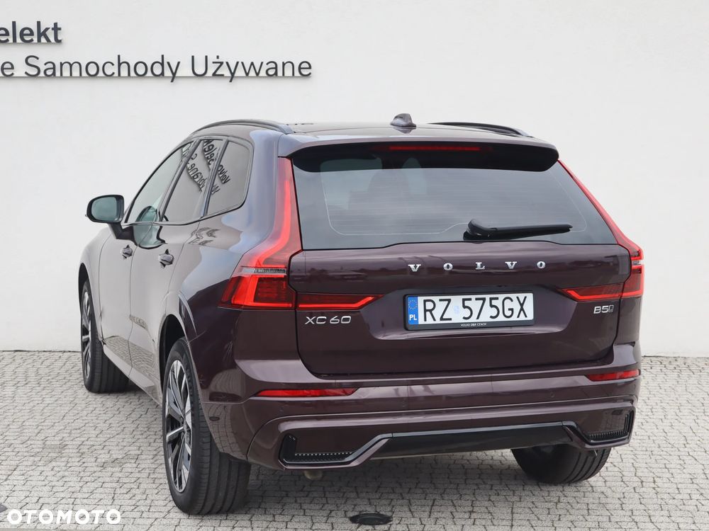 Volvo XC 60 B5 B AWD Plus Dark - 5