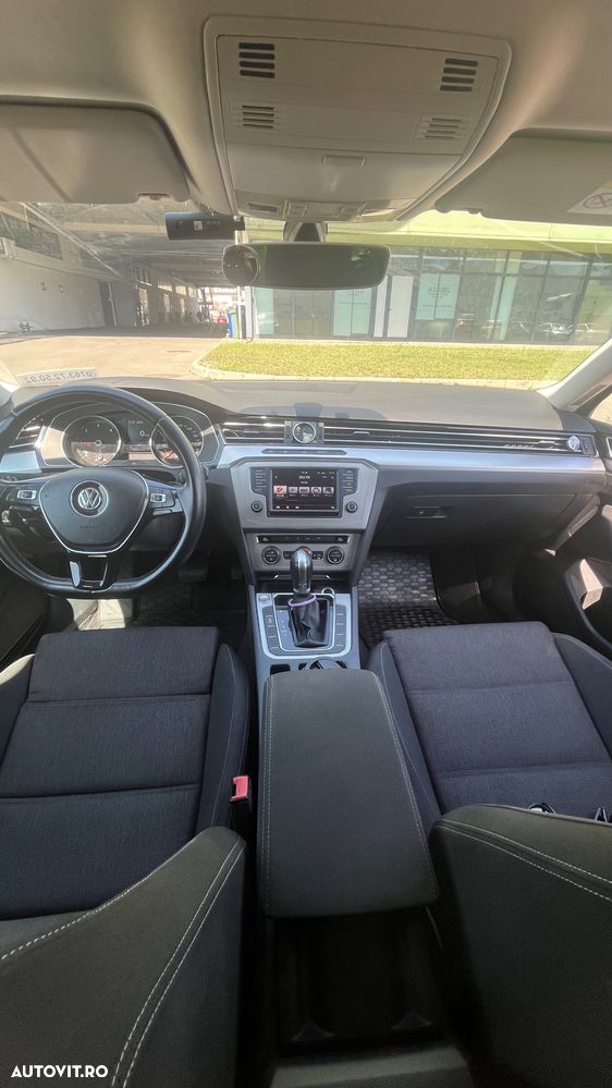 Volkswagen Passat 2.0 TDI DSG Comfortline - 11