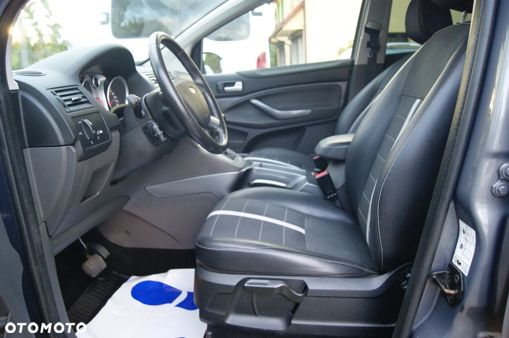 Ford Kuga 2.0 TDCi 4WD Titanium - 24