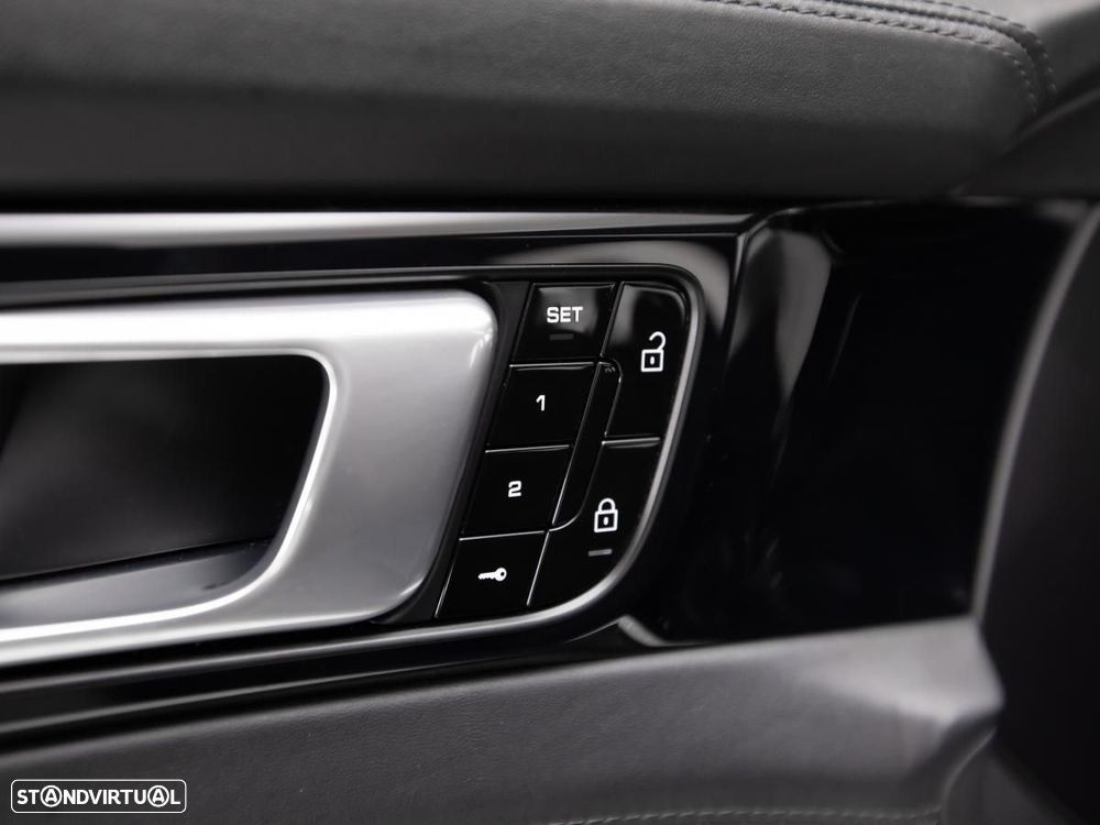 Porsche Panamera 4 E-Hybrid - 20