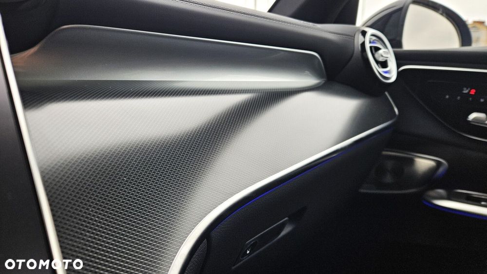 Mercedes-Benz GLC - 25