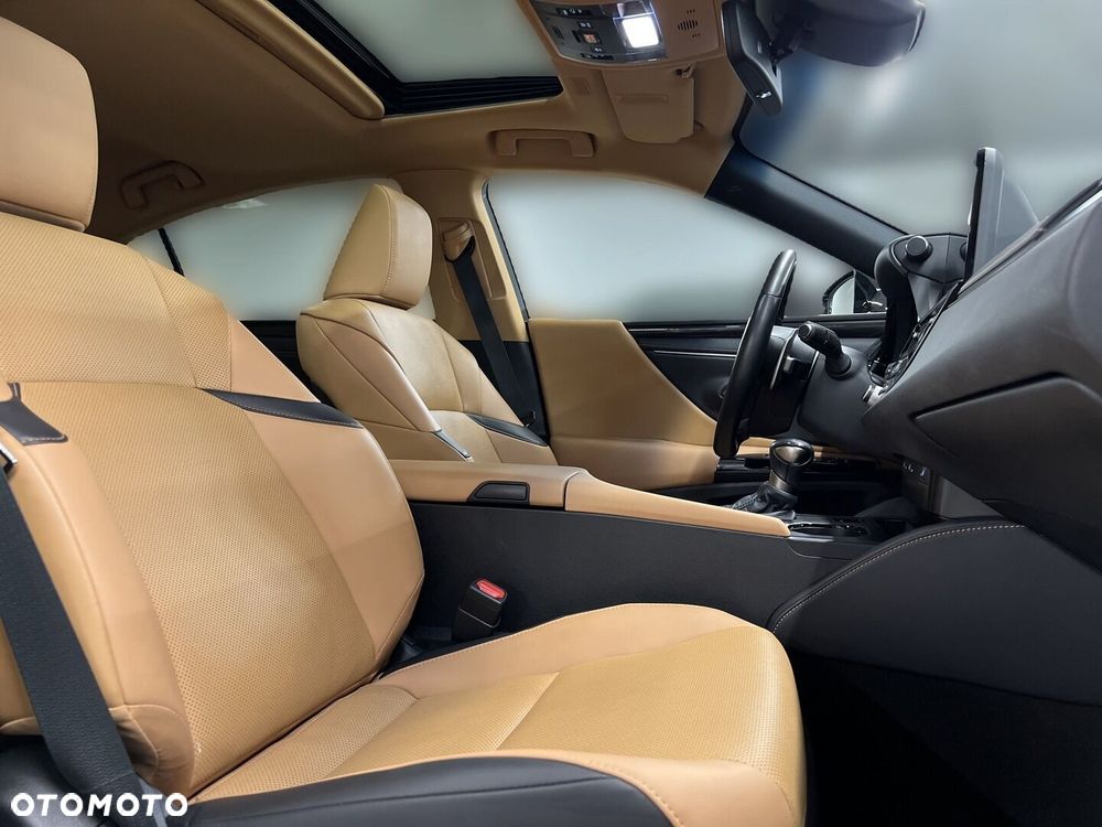 Lexus ES 300h Business Edition - 12