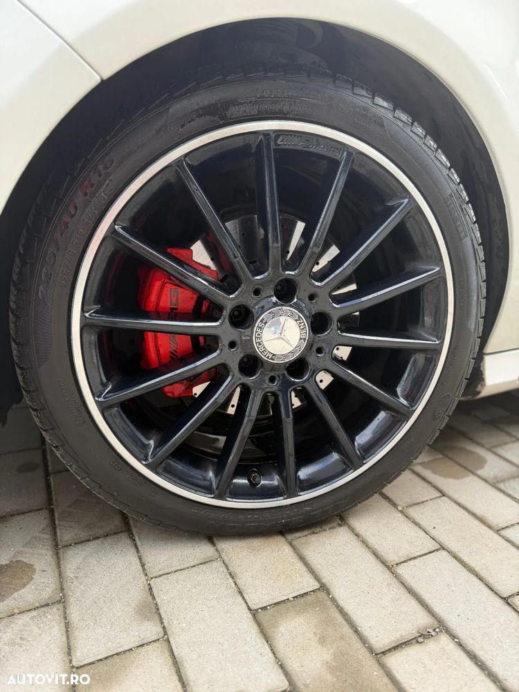 Mercedes-Benz CLA 180 AMG Line - 8