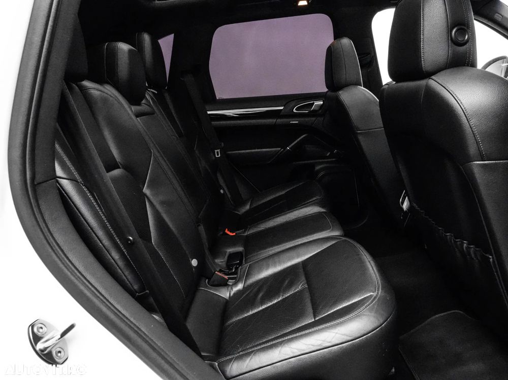 Porsche Cayenne - 18