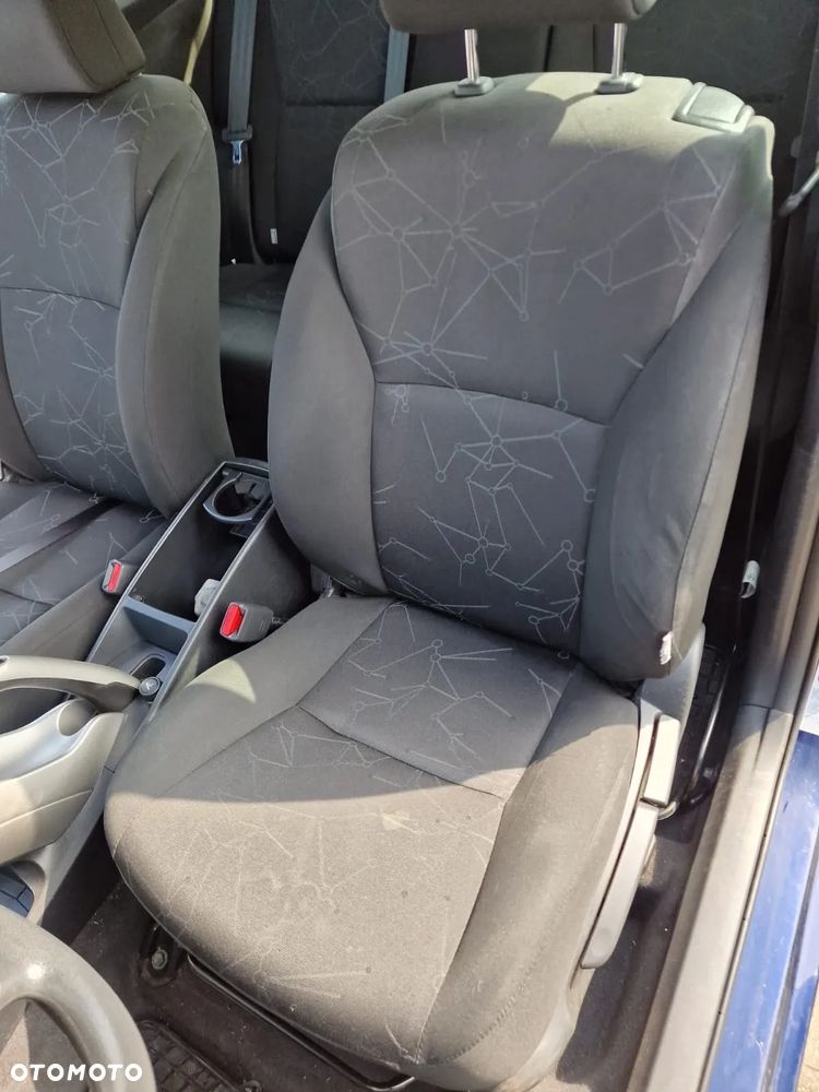 Toyota Auris 1.33 VVT-i Terra - 13