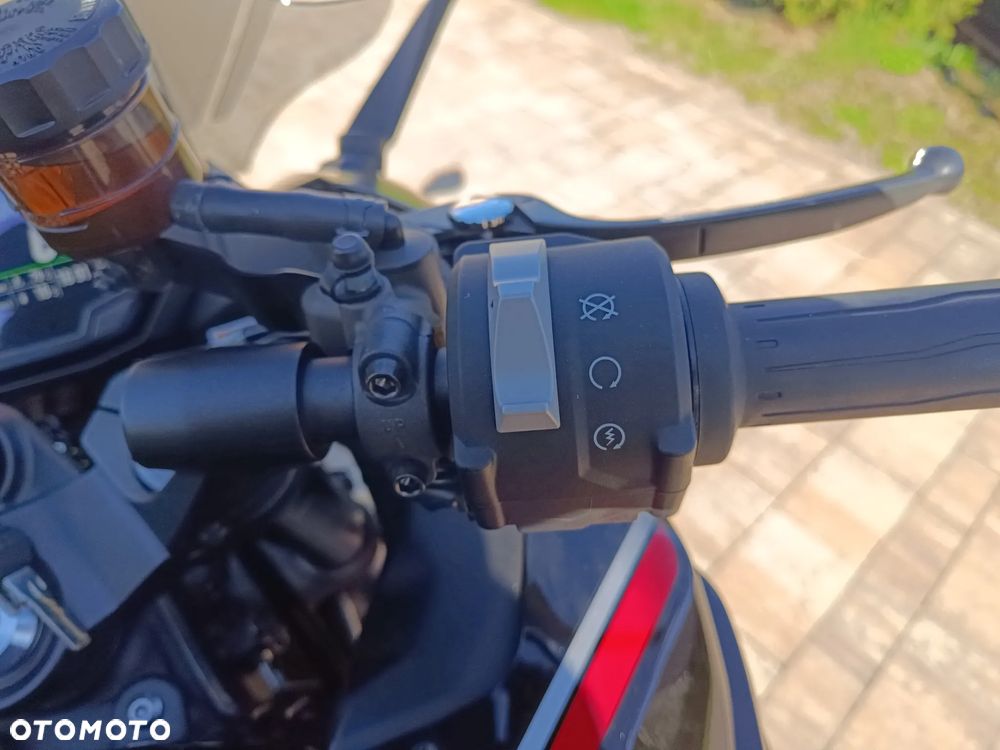 Kawasaki Ninja 1000 SX - 34