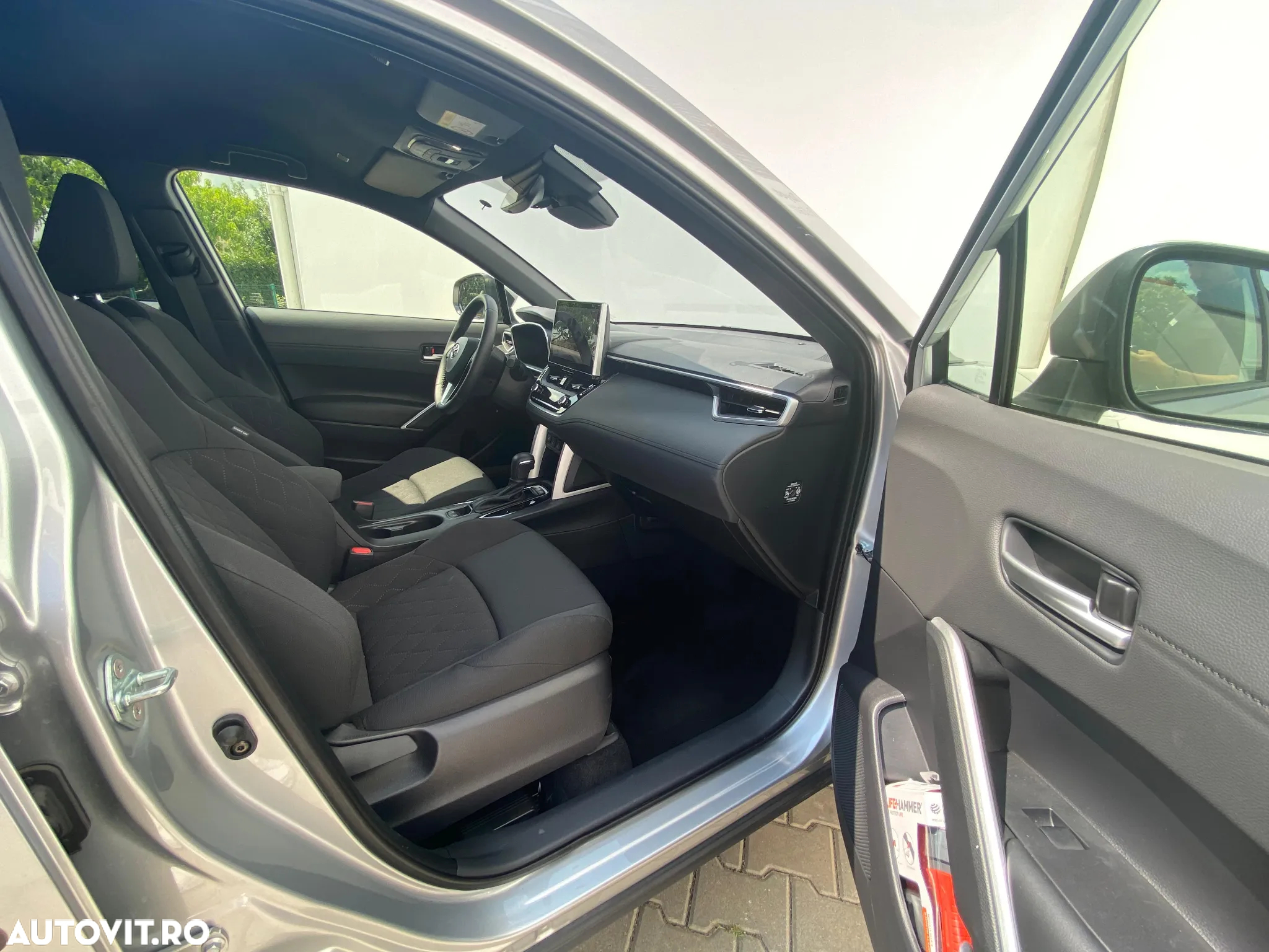Toyota Corolla Cross - 16