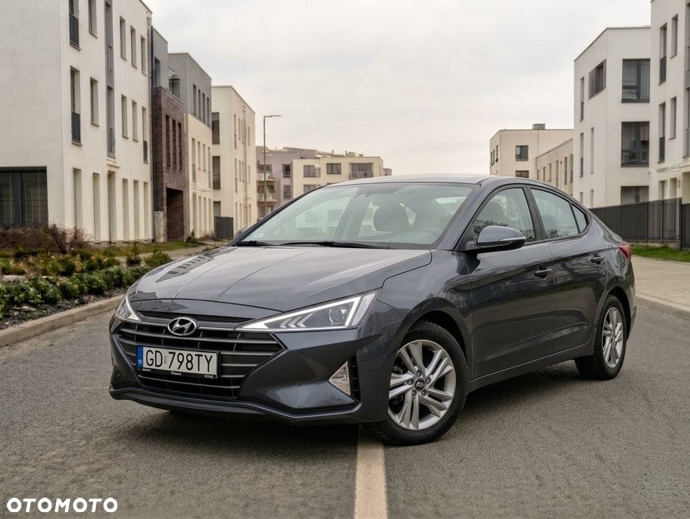 Hyundai Elantra 1.6 Comfort - 1