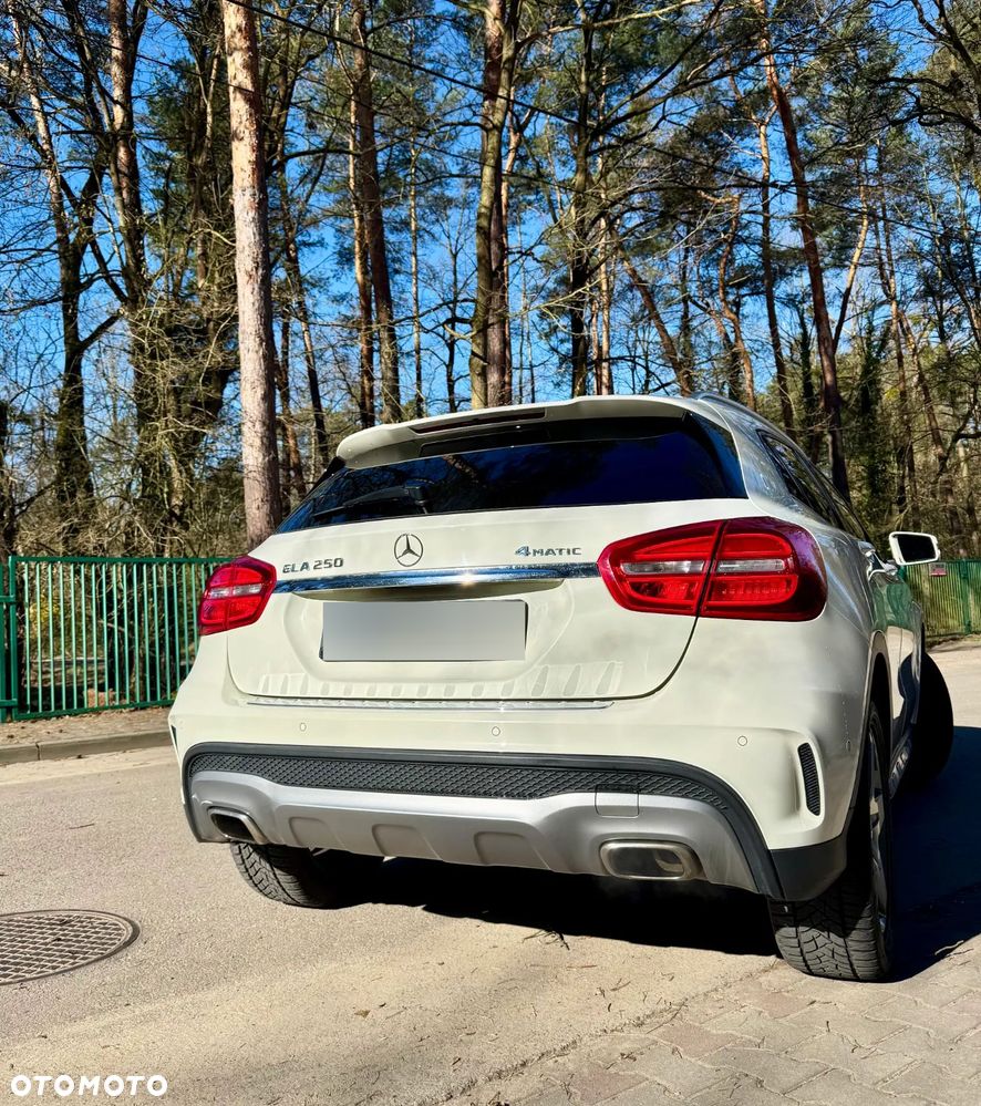 Mercedes-Benz GLA 250 4-Matic AMG Line - 8
