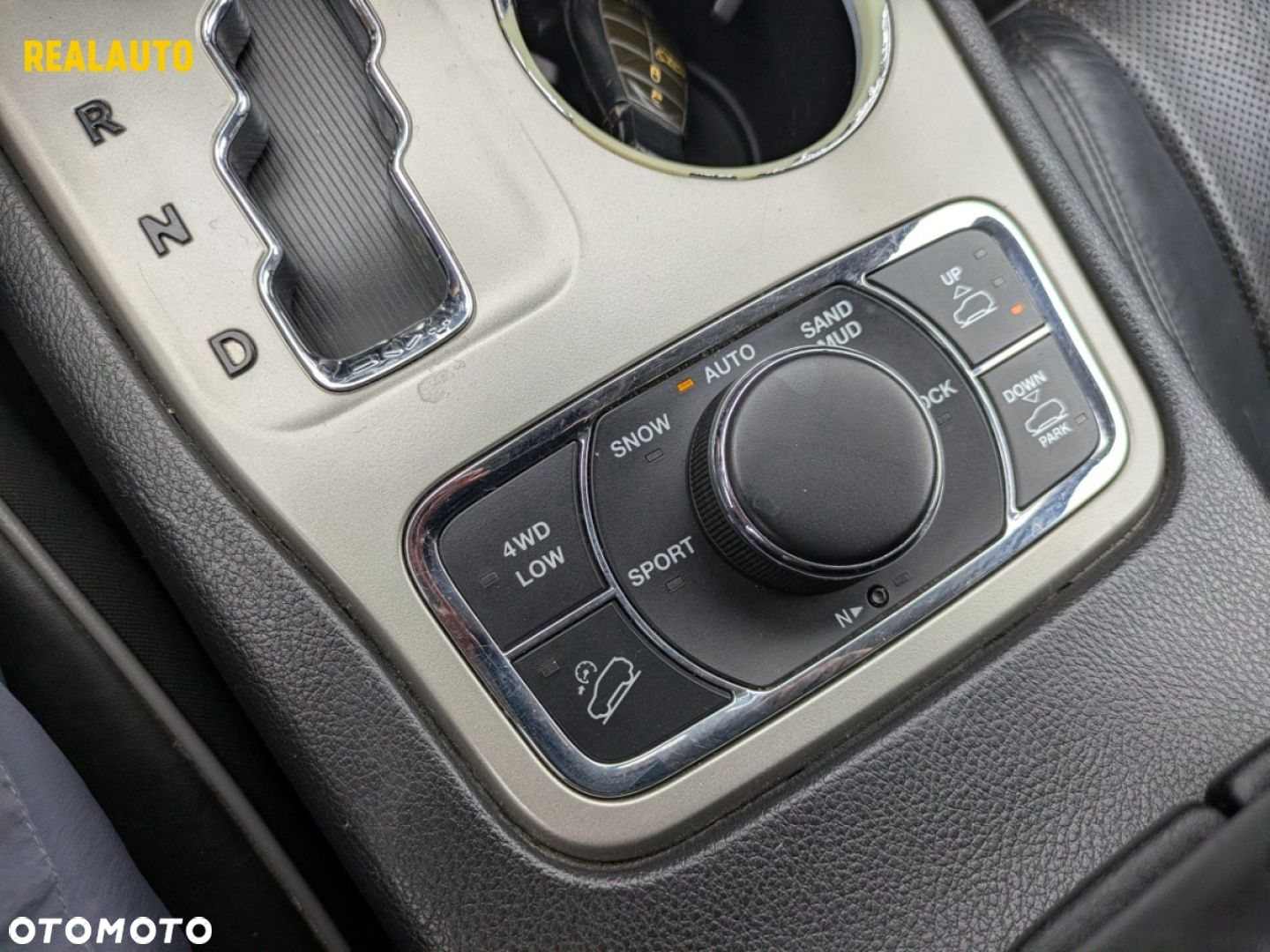 Jeep Grand Cherokee - 8