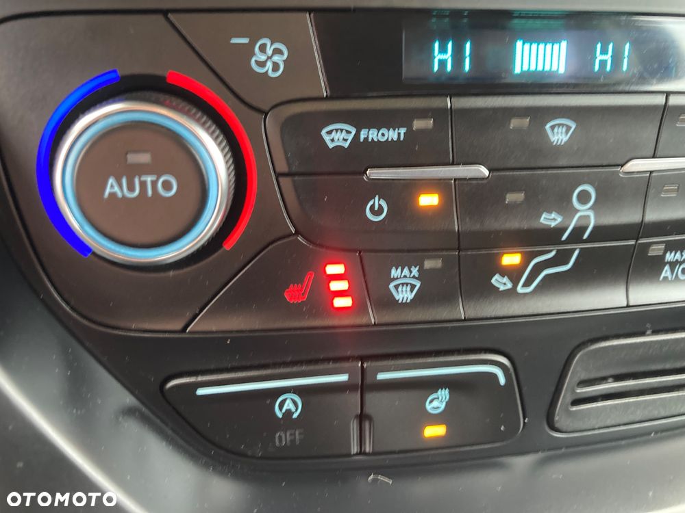 Ford Kuga 2.0 TDCi 4x2 Titanium - 17