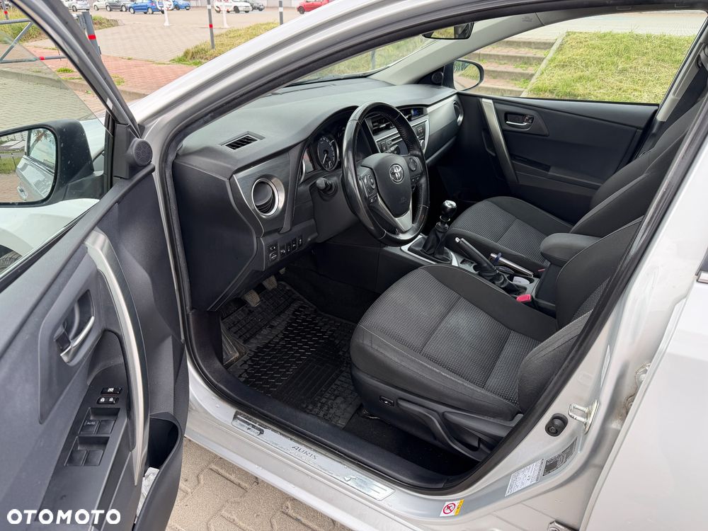 Toyota Auris 2.0 D-4D Premium Comfort - 17