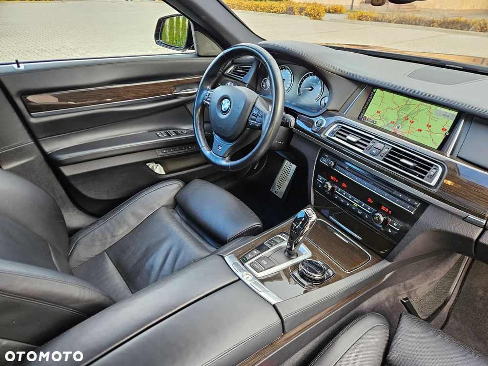 BMW Seria 7 750i xDrive Edition Exclusive - 18