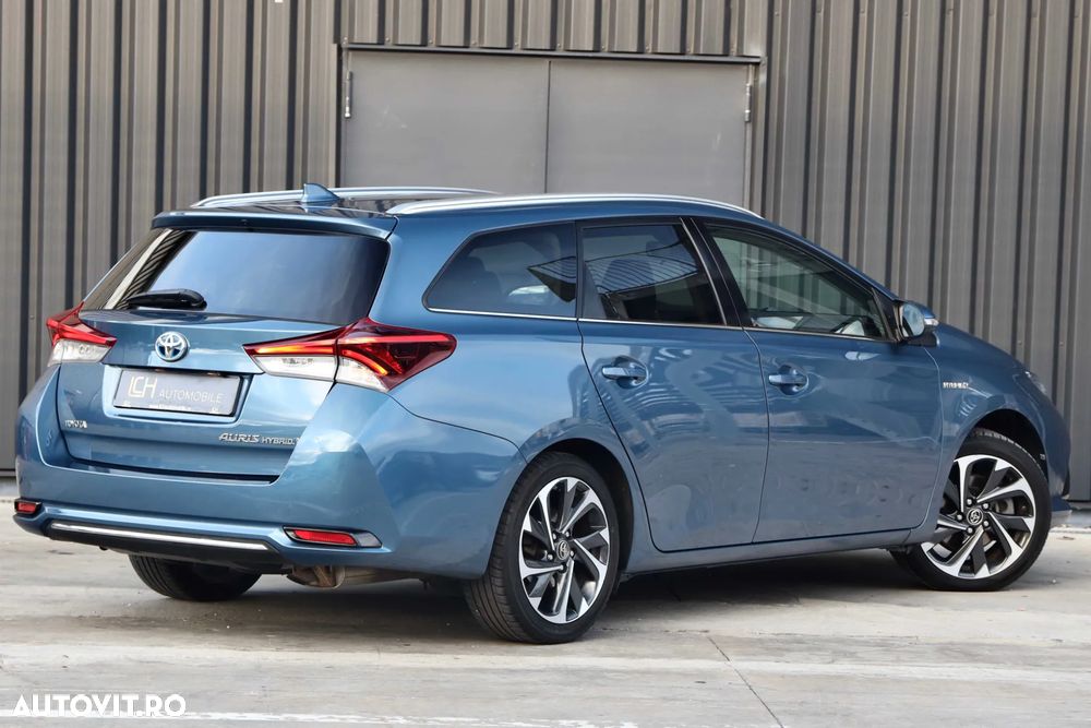 Toyota Auris 1.8 VVT-i Hybrid Automatik Design Edition - 3