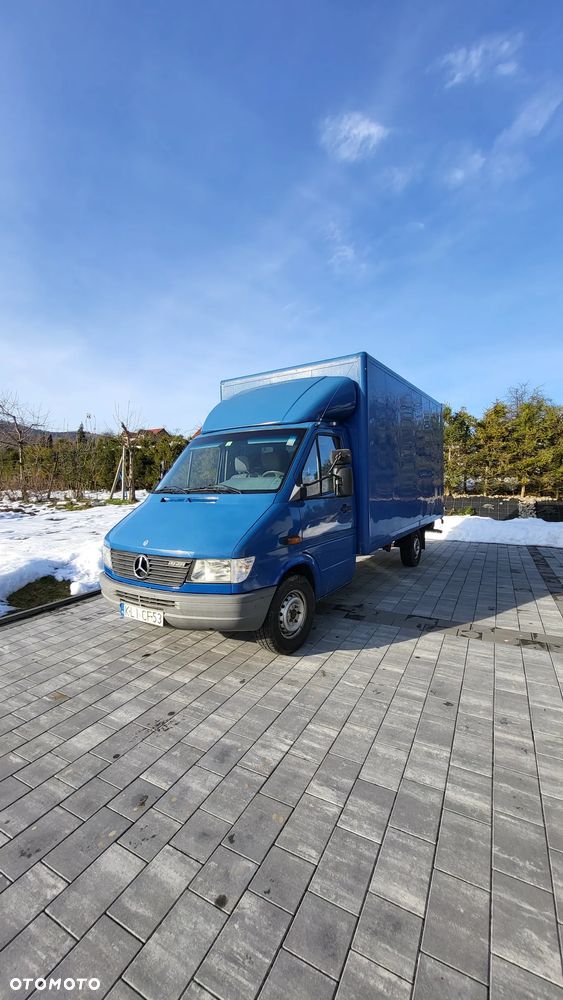 Mercedes-Benz Sprinter - 1