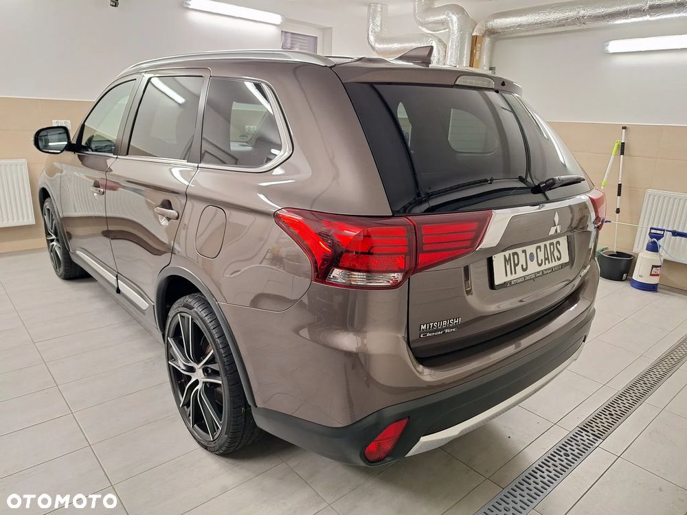 Mitsubishi Outlander 2.0 2WD Diamant Edition - 9