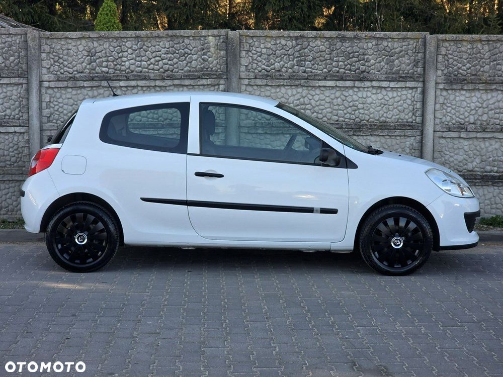 Renault Clio 1.2 16V Authentique - 5