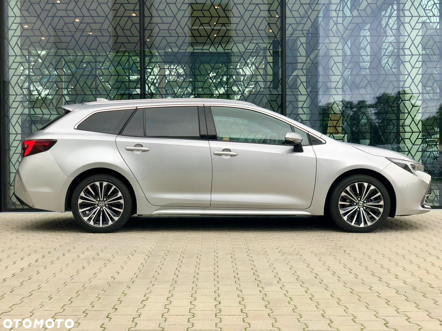 Toyota Corolla 1.8 Hybrid Style - 4