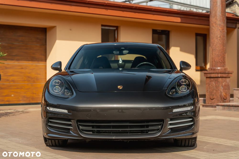 Porsche Panamera 4 Edition - 2