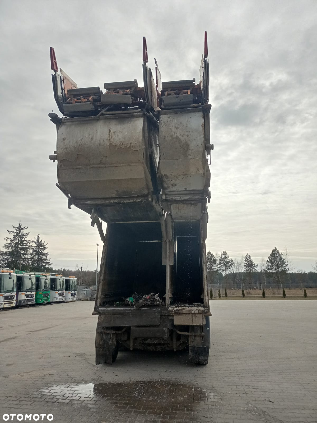Mercedes-Benz ECONIC - 9