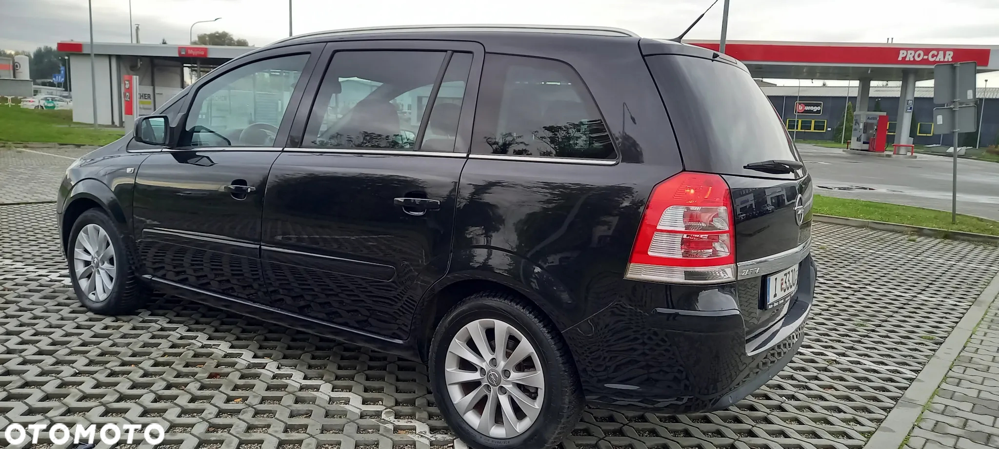 Opel Zafira 1.8 Cosmo - 9