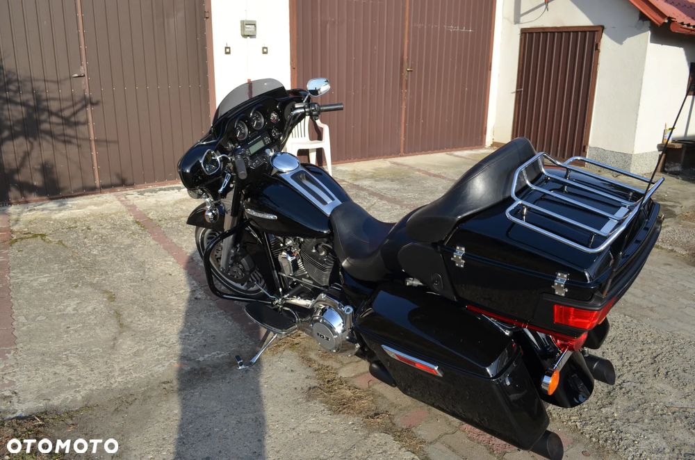 Harley-Davidson Touring Street Glide - 17