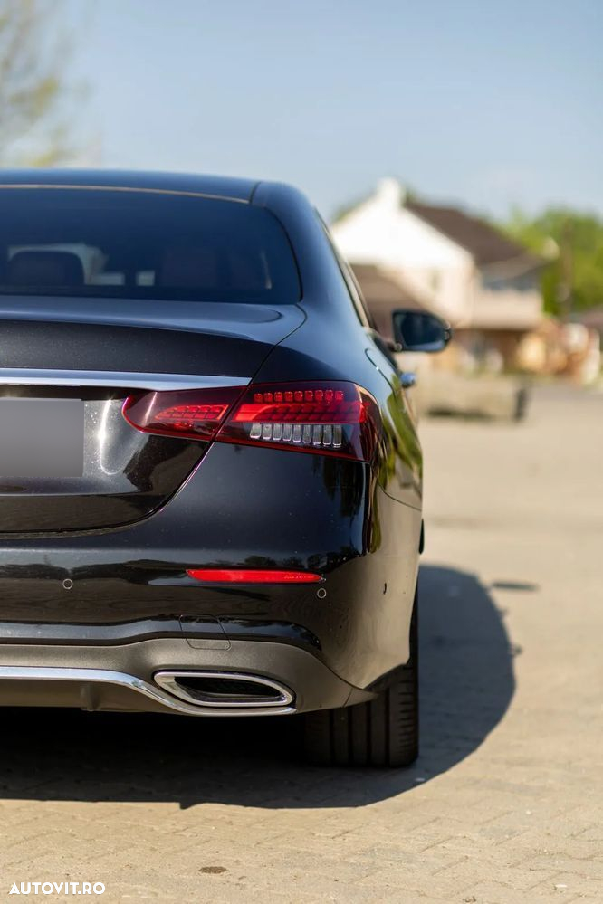 Mercedes-Benz E 220 d T 9G-TRONIC AMG Line - 10