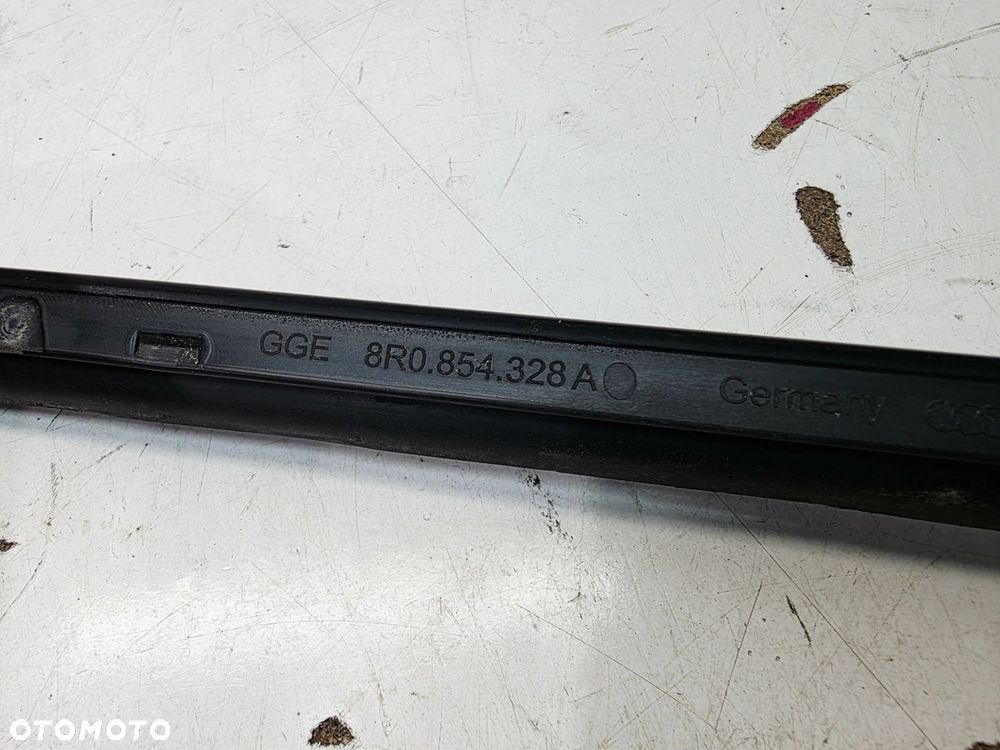 LISTWA ZGARNIAJĄCA SZYBY CZOŁOWEJ PRAWA AUDI Q5 8R 8R0854328A - 5