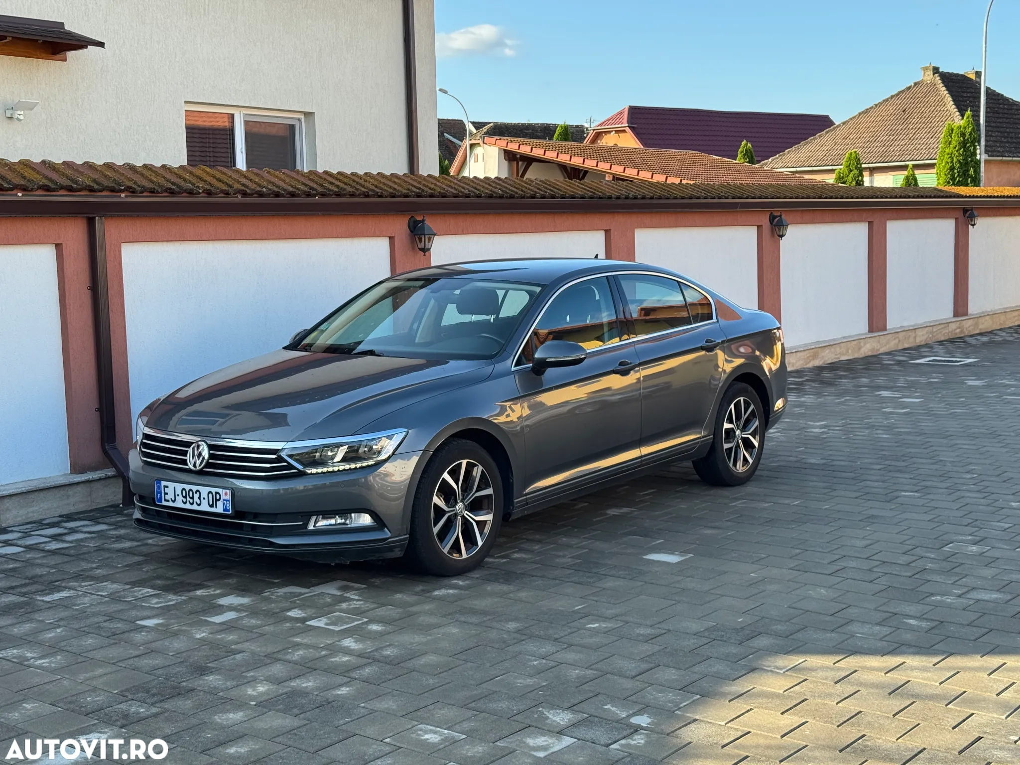 Volkswagen Passat - 25