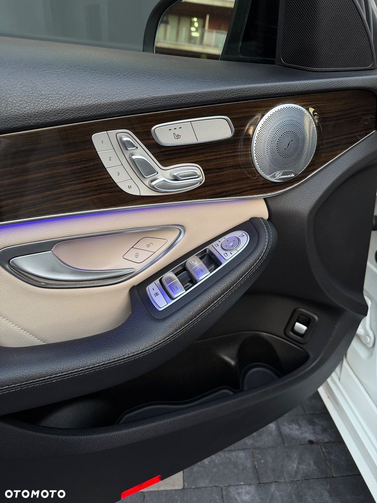 Mercedes-Benz Klasa C 300 4MATIC 9G-TRONIC - 18