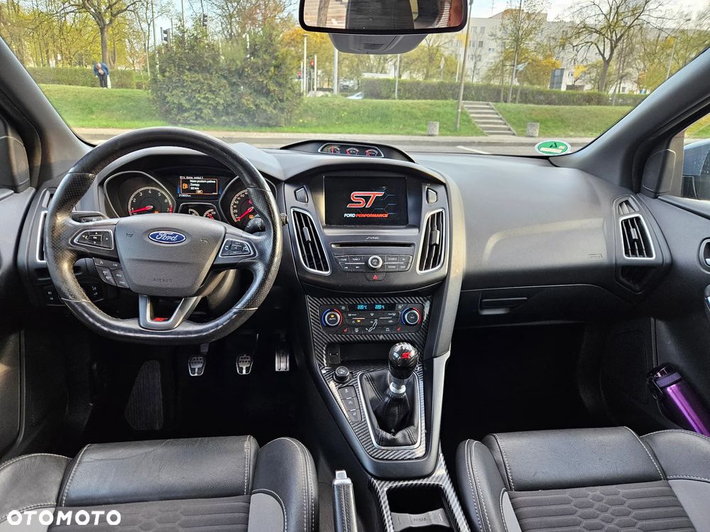 Ford Focus 2.0 EcoBoost ST mit Leder-Sport-Paket - 20