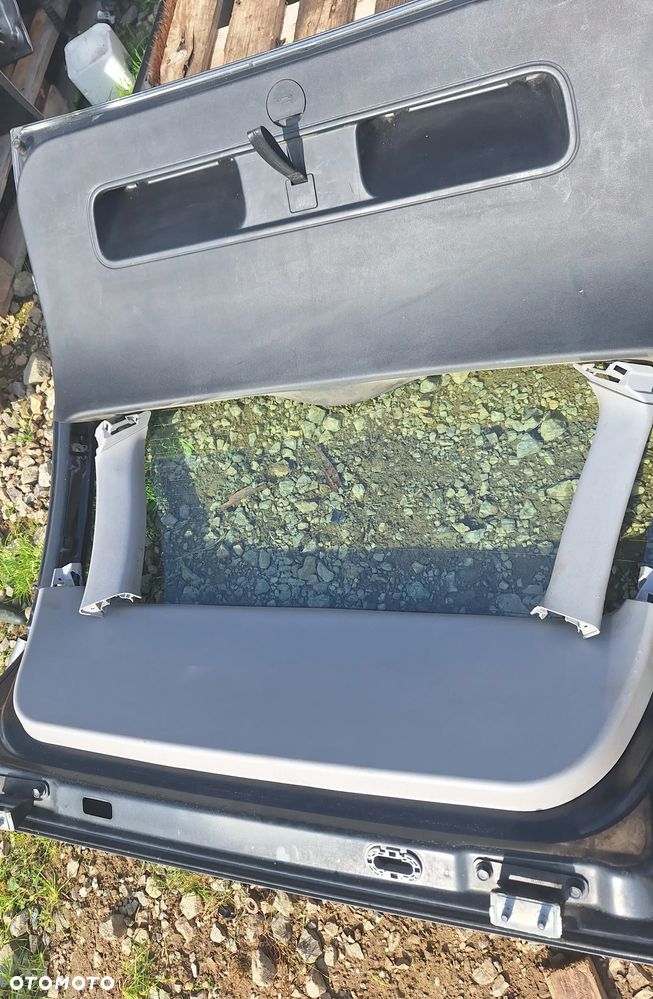 OSŁONA , PLASTIK TYLNEJ  KLAPY - KIA CEED KOMBI  -2008 rok - 3