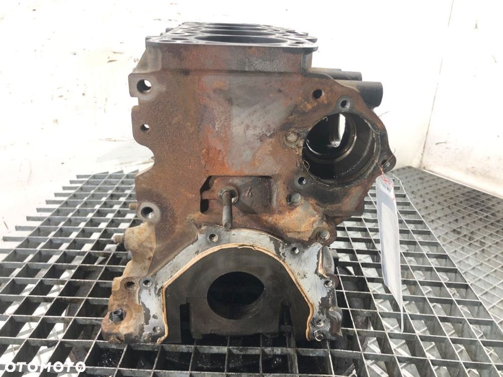 BLOK SILNIKA - 1444.00 PLN - SKODA SUPERB II Kombi (3T5) 2009 - 2015 2.0 TDI 125 kW [170 KM] olej - 2