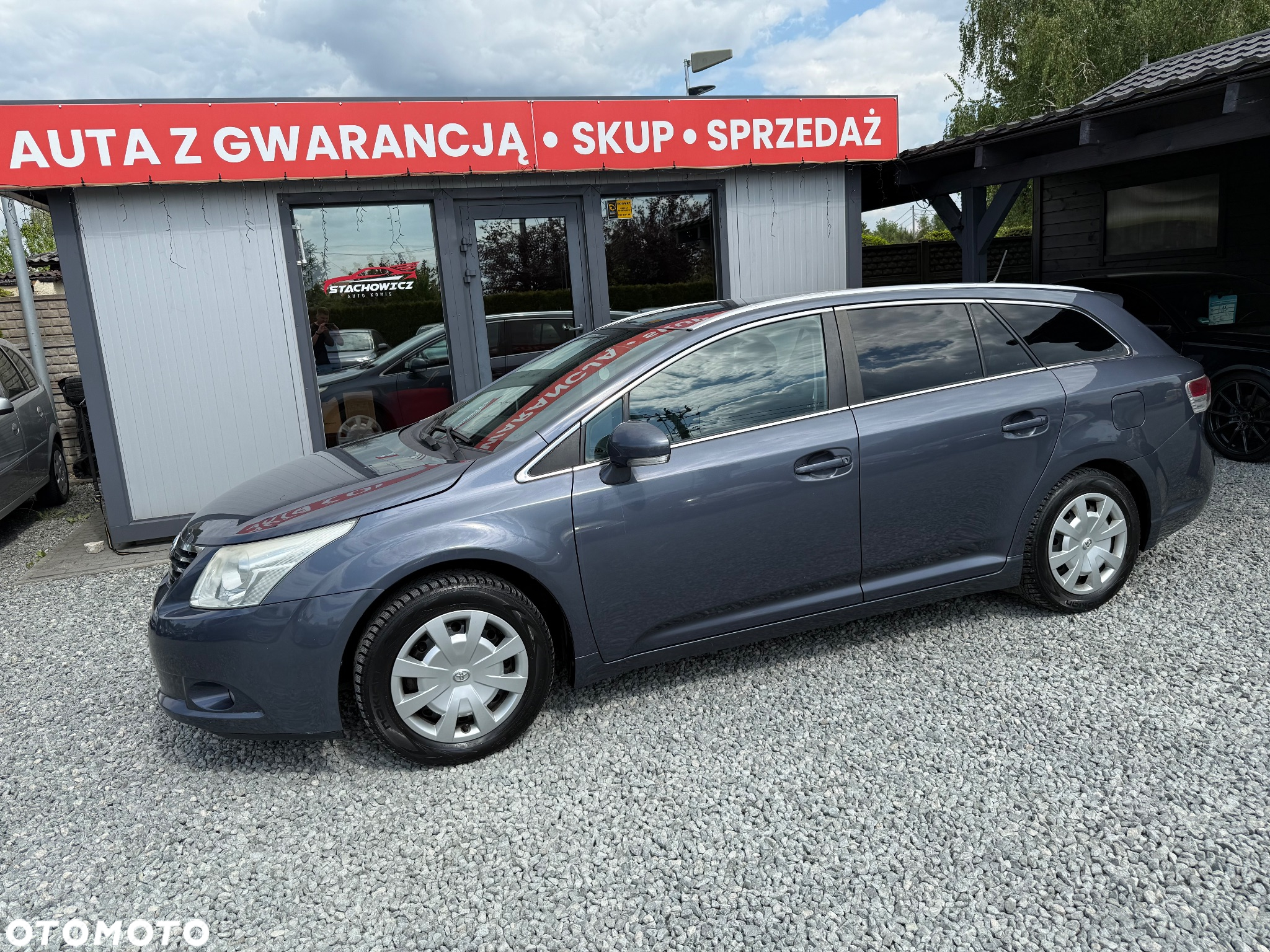 Toyota Avensis 1.8 Sol NAVI - 2