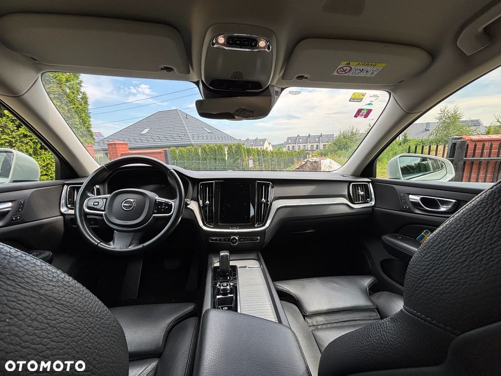 Volvo V60 Cross Country B4 D AWD Geartronic Pro - 23