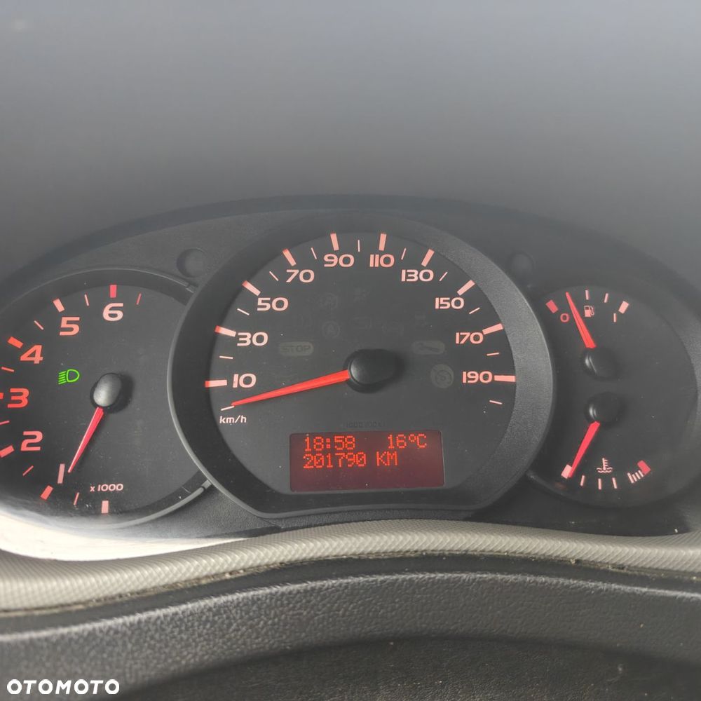 Nissan NV400 - 7