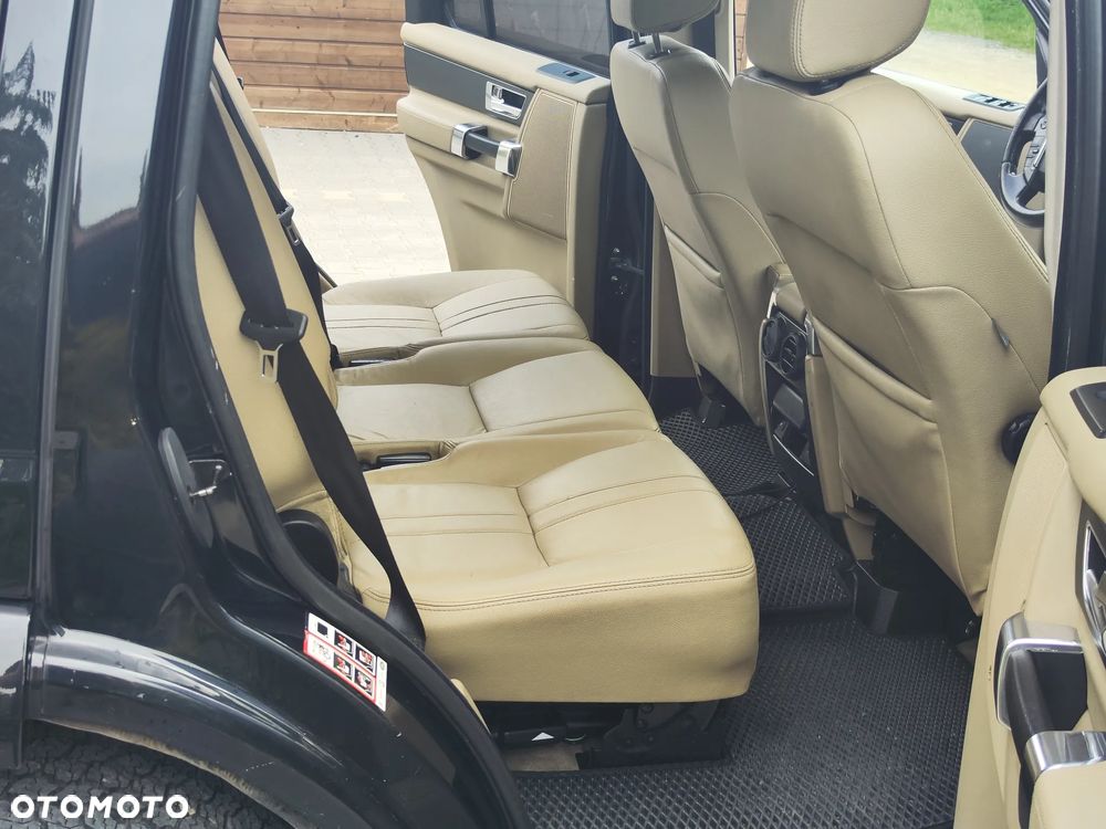 Land Rover Discovery 3.0D V6 HSE - 11