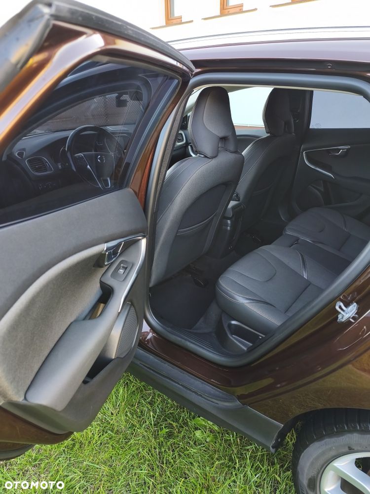 Volvo V40 Cross Country - 3