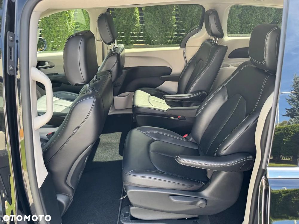 Chrysler Pacifica - 8