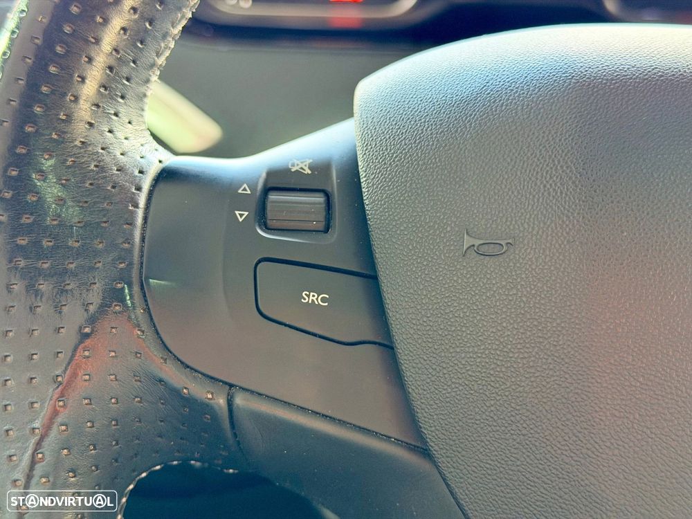 Peugeot 2008 1.2 PureTech Crossway - 21