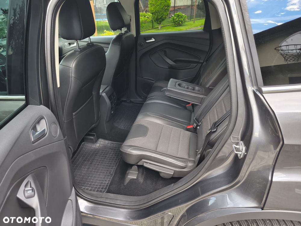 Ford Kuga - 12