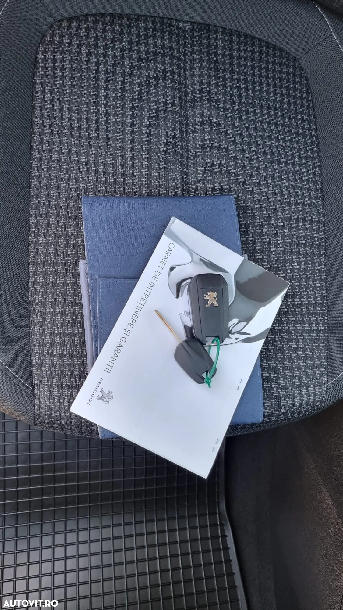 Peugeot 308 1.2 L PureTech Turbo S&S Allure - 24