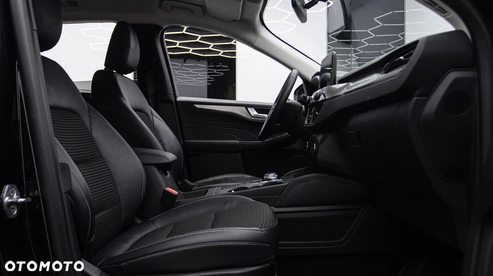 Ford Kuga 2.5 FHEV FWD Titanium - 15