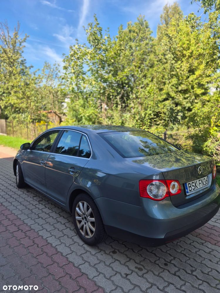 Volkswagen Jetta 1.9 TDI Comfortline - 2