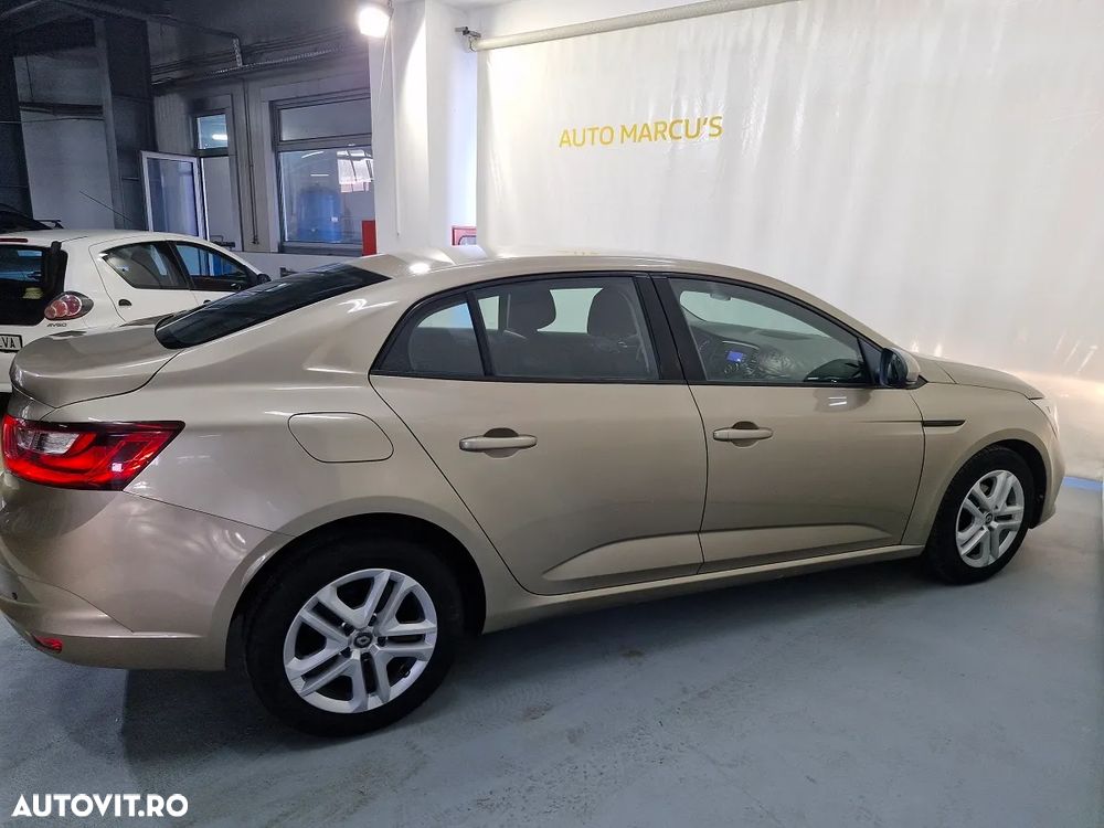 Renault Megane TCe Business - 14