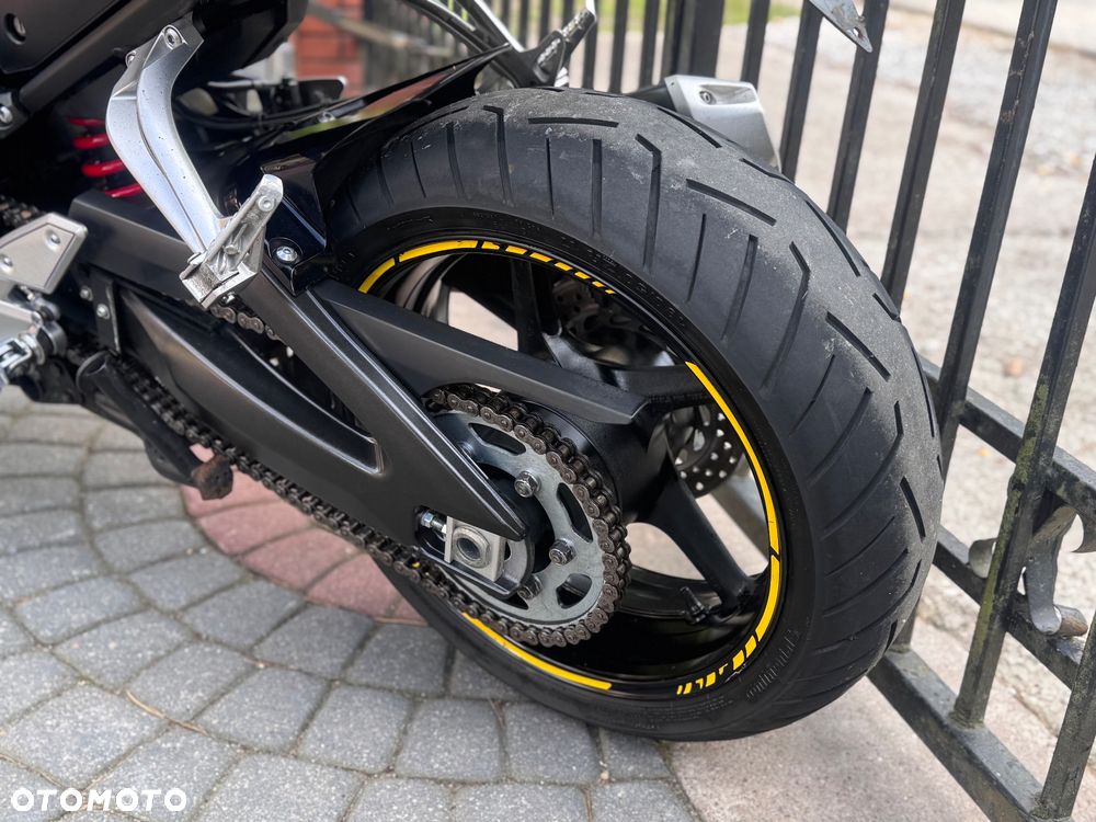 Yamaha FZ - 21
